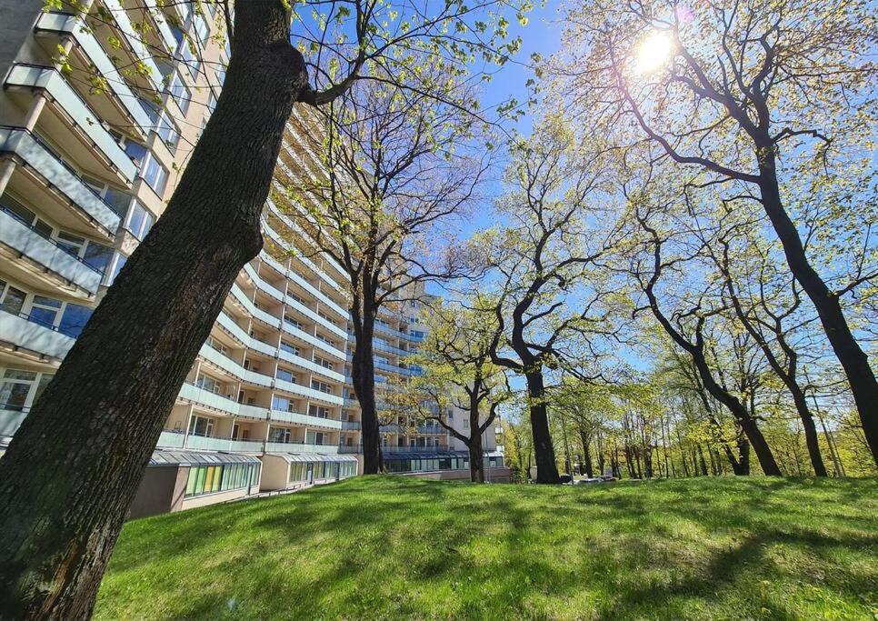 Stylish Apartment With Parking & Spacious Balcony Riga Exterior foto