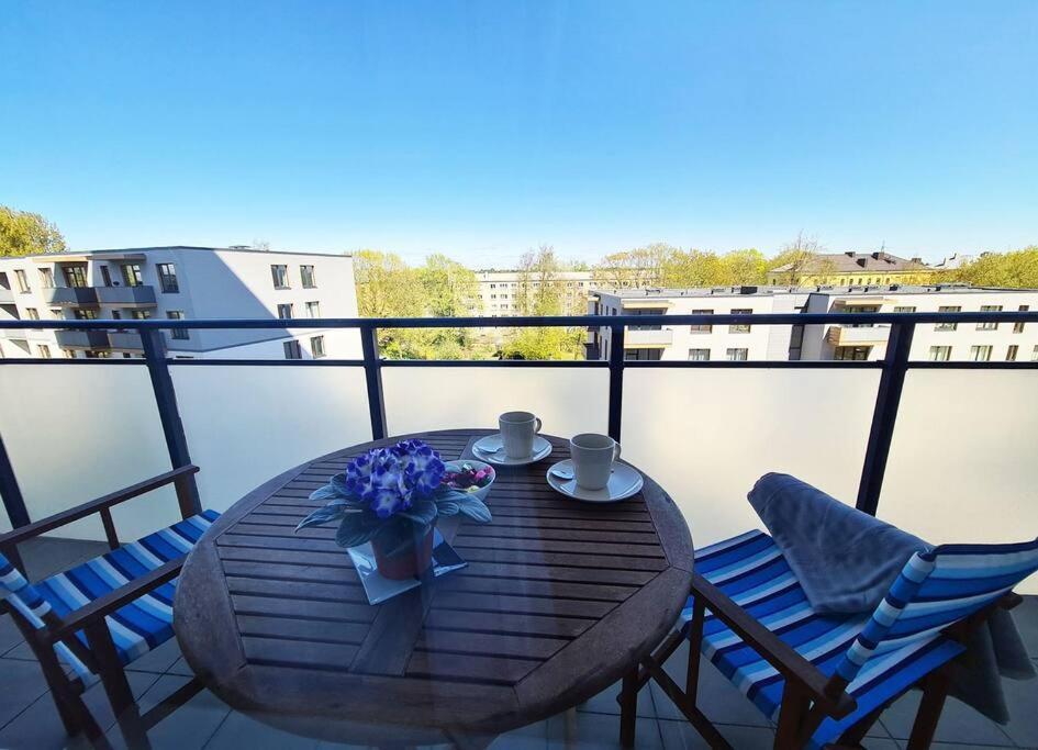 Stylish Apartment With Parking & Spacious Balcony Riga Exterior foto